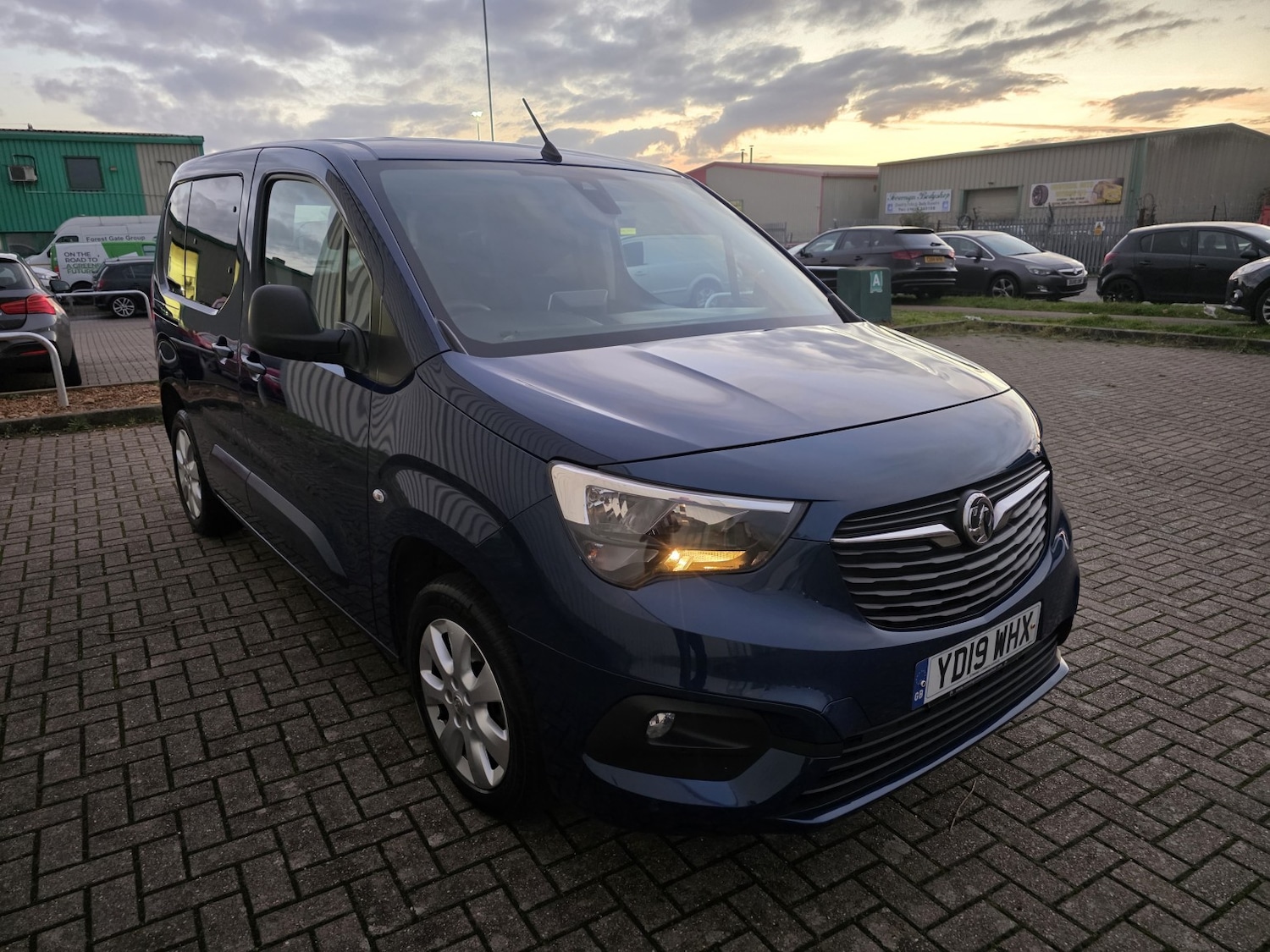 Used Vauxhall Combo Life 2019 for sale - 76536709: Photo 2