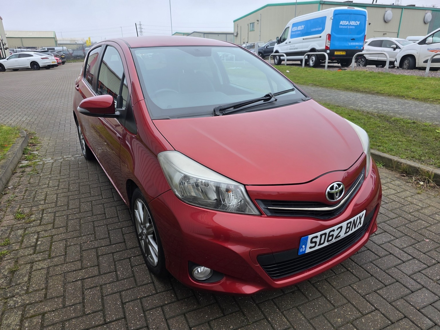 Used Toyota Yaris 2012 for sale - 77140745: Photo 2