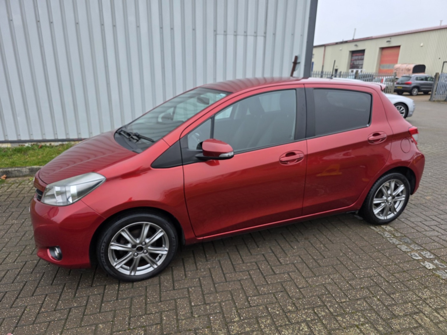 Used Toyota Yaris 2012 for sale - 77140745: Photo 5
