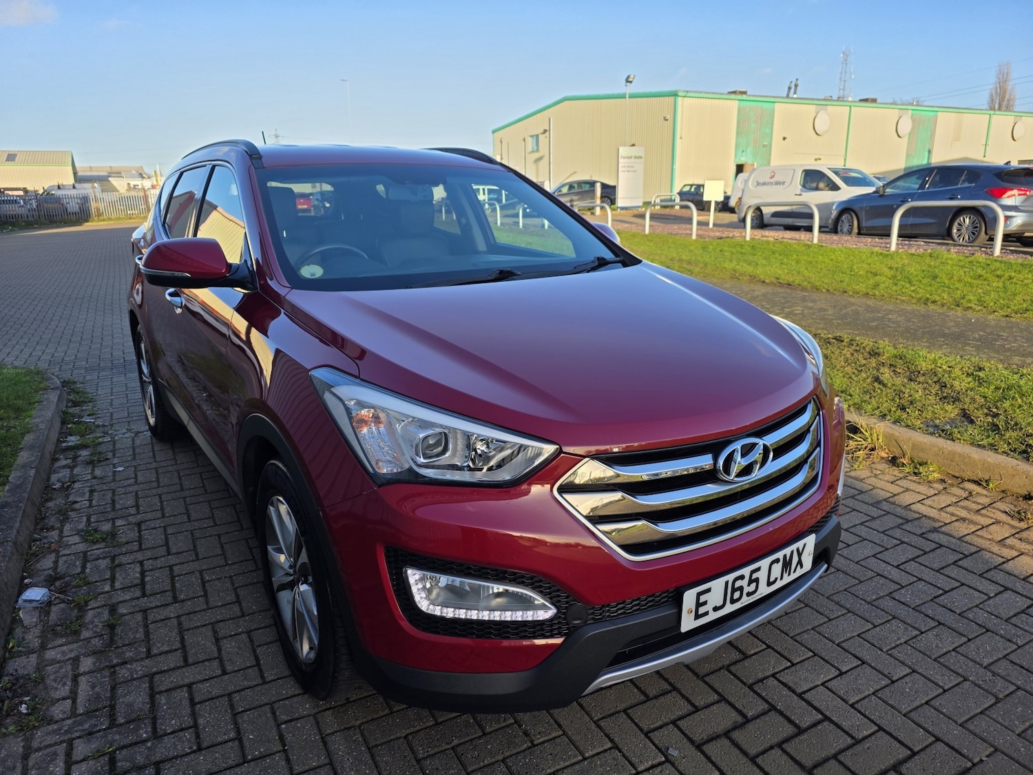 Used Hyundai Santa Fe 2015 for sale - 77008090: Photo 2