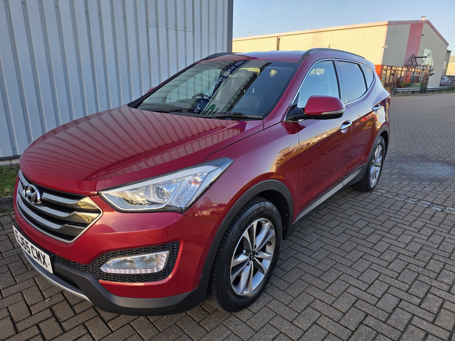 Used Hyundai Santa Fe 2015 for sale - 77008090: Photo 5