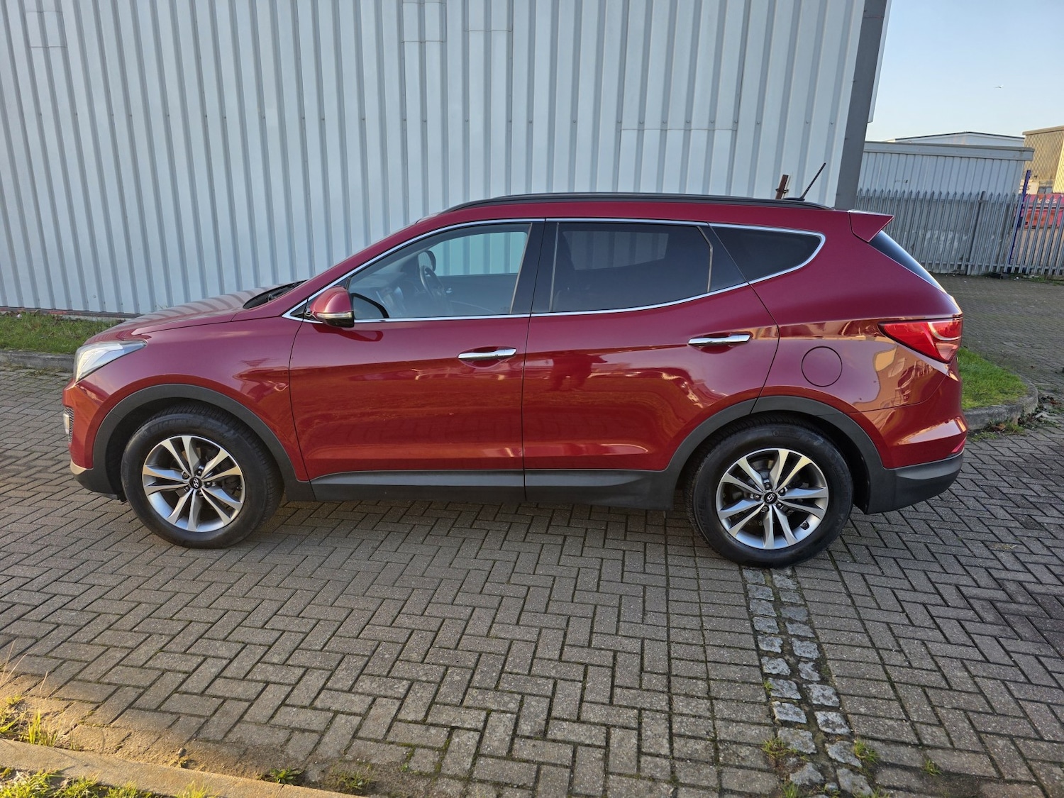 Used Hyundai Santa Fe 2015 for sale - 77008090: Photo 7