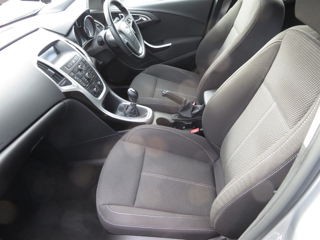 Used Vauxhall Astra 2013 for sale - 77539081: Photo 12