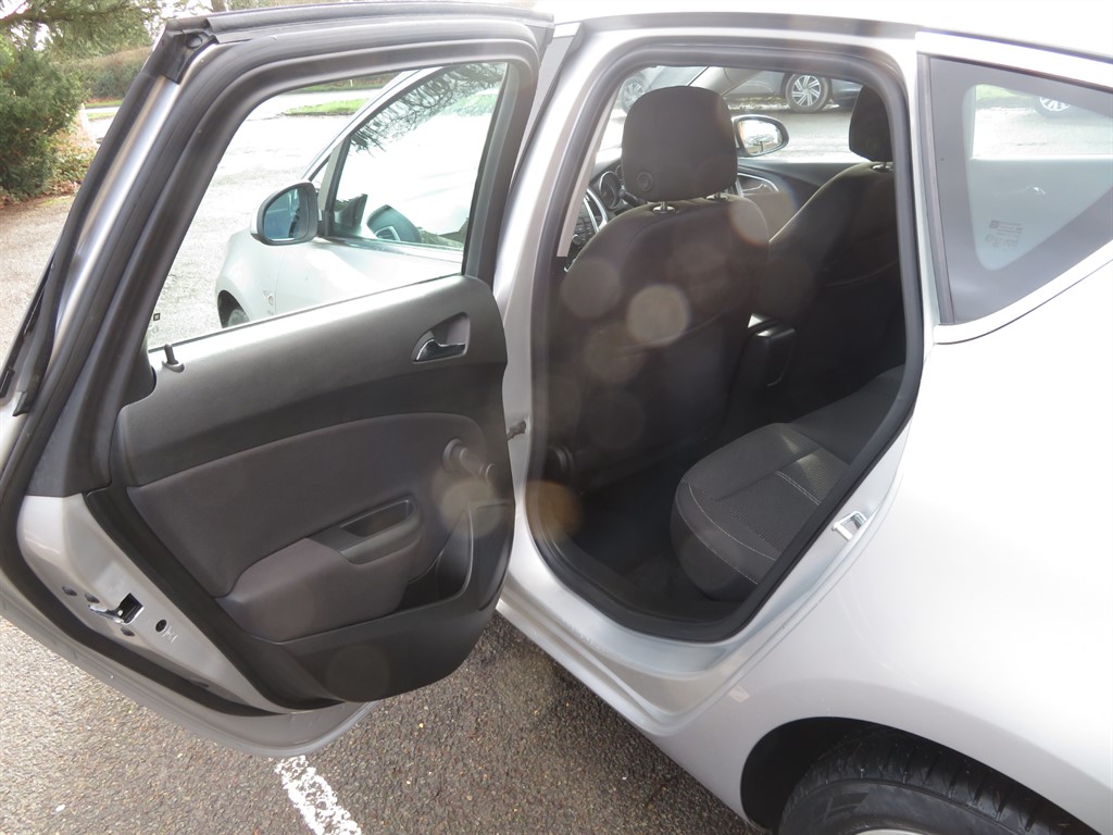 Used Vauxhall Astra 2013 for sale - 77539081: Photo 13