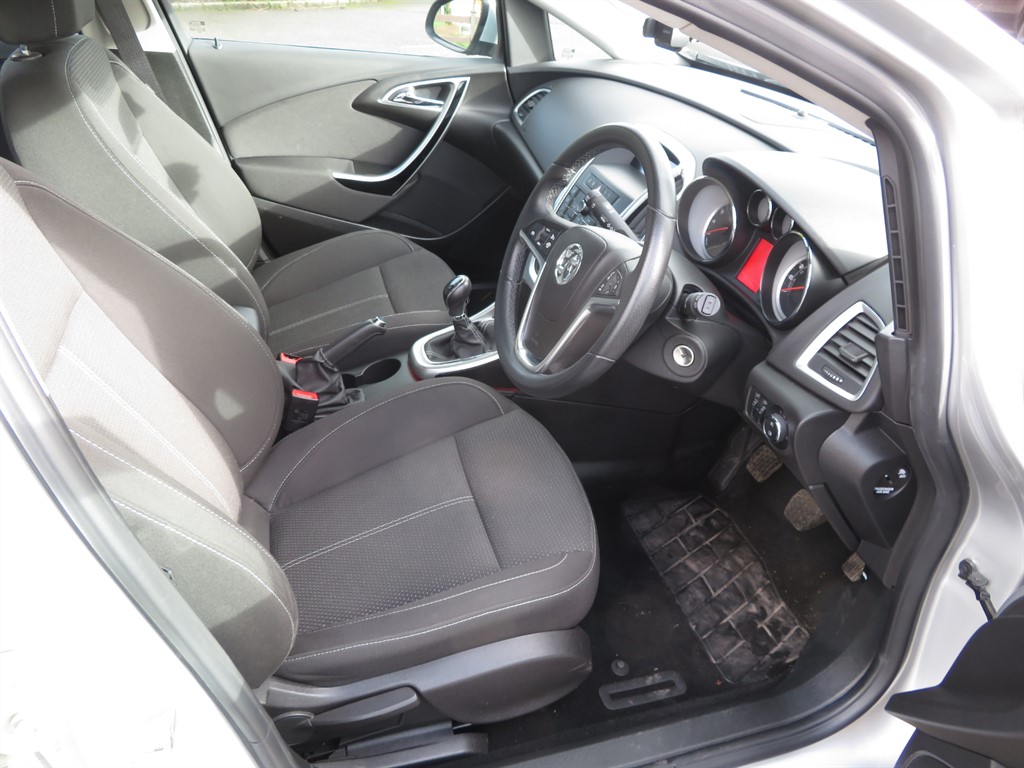 Used Vauxhall Astra 2013 for sale - 77539081: Photo 21