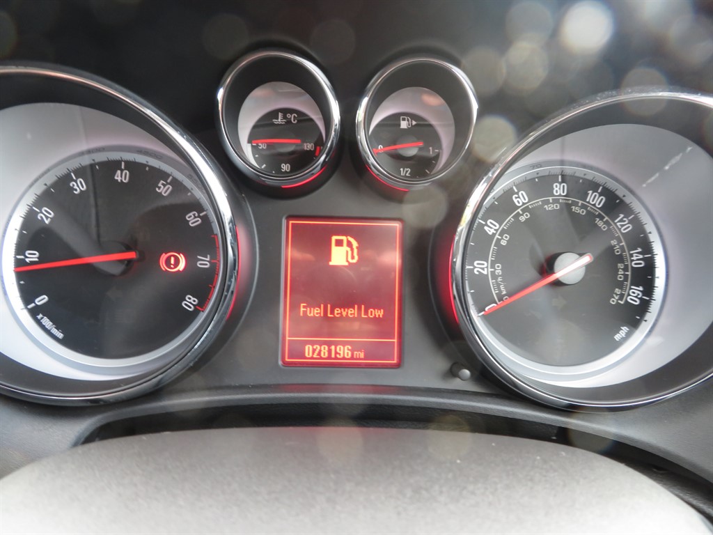 Used Vauxhall Astra 2013 for sale - 77539081: Photo 23