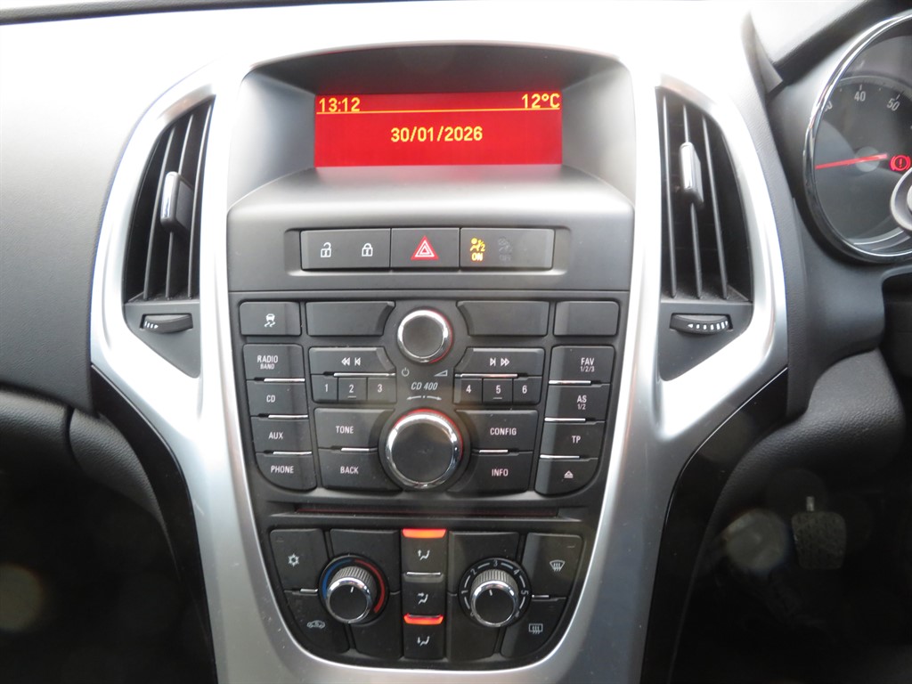 Used Vauxhall Astra 2013 for sale - 77539081: Photo 24