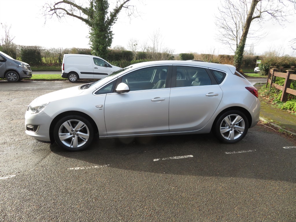 Used Vauxhall Astra 2013 for sale - 77539081: Photo 5