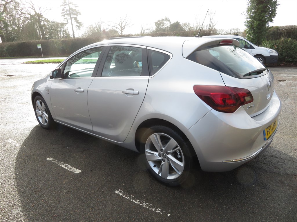 Used Vauxhall Astra 2013 for sale - 77539081: Photo 6