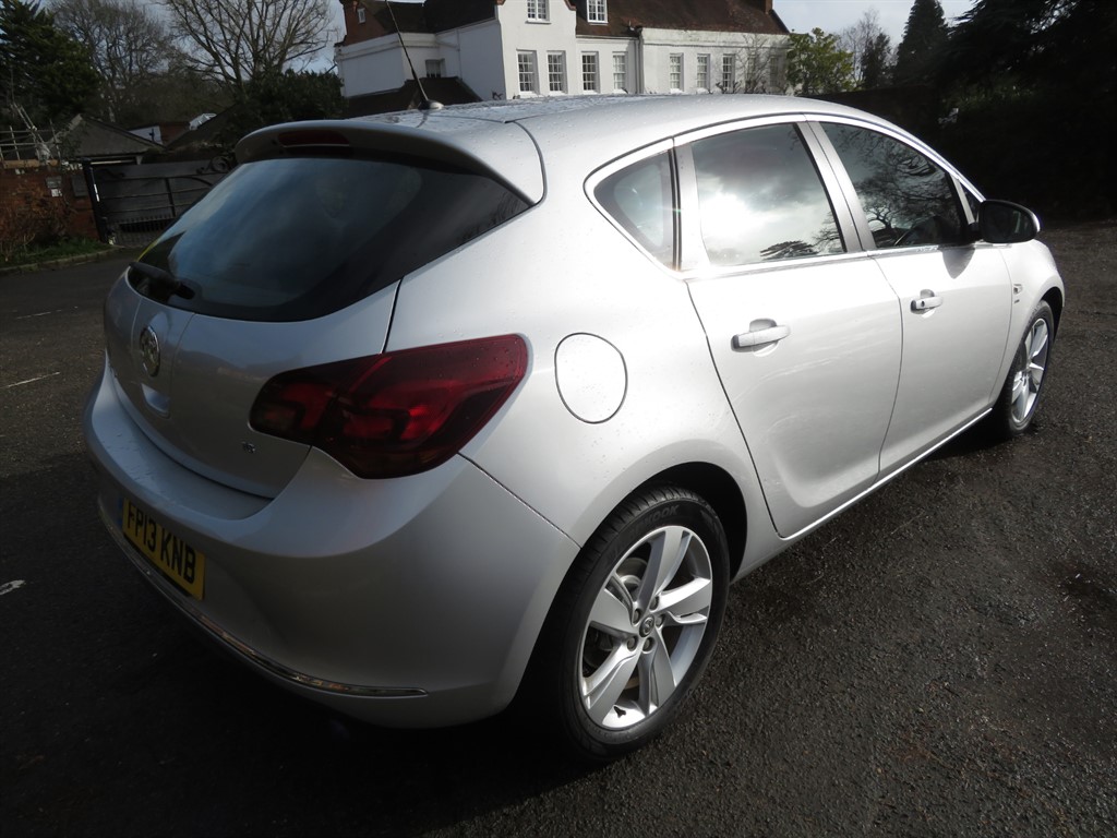 Used Vauxhall Astra 2013 for sale - 77539081: Photo 8