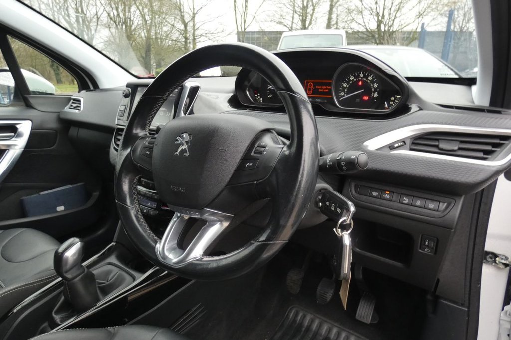 Used Peugeot 2008 2017 for sale - 77212971: Photo 11