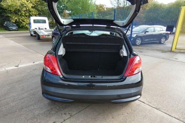 Used Peugeot 207 2012 for sale - 76118840: Photo 8