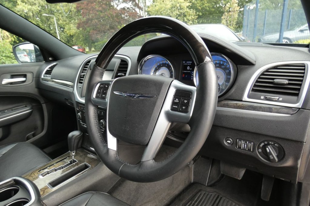 Used Chrysler 300C 2012 for sale - 76010257: Photo 13