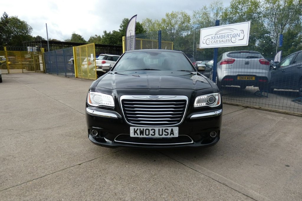 Used Chrysler 300C 2012 for sale - 76010257: Photo 2