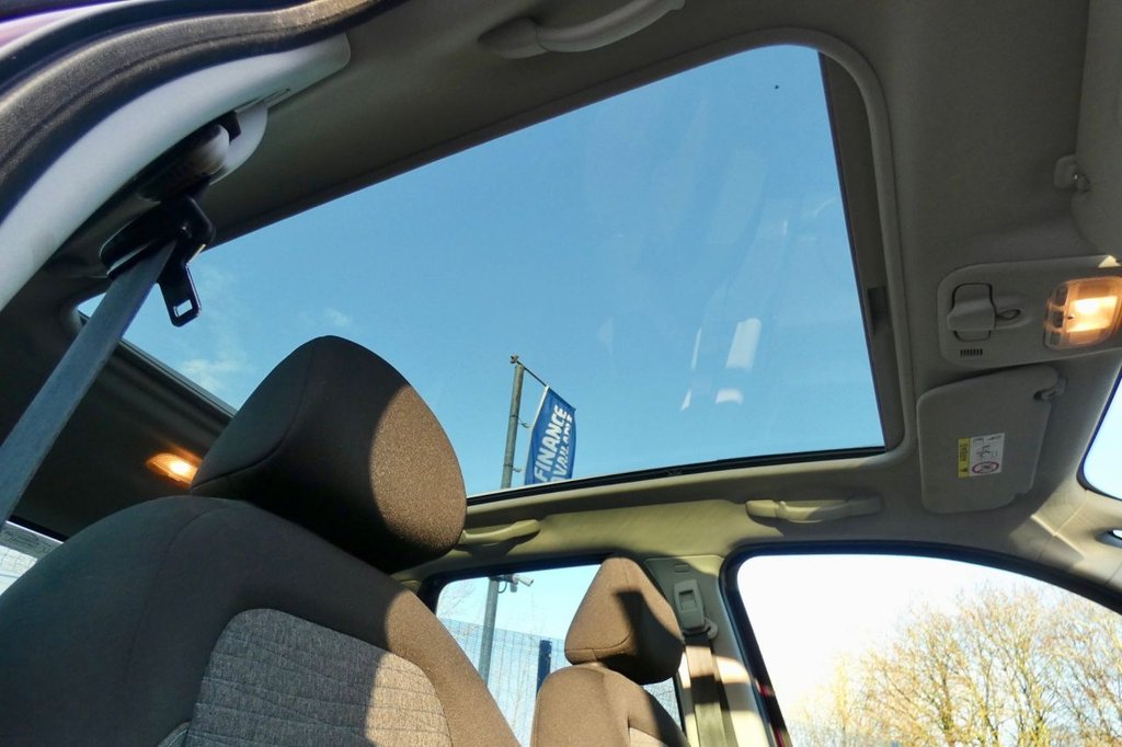 Used Citroen C3 Picasso 2017 for sale - 76783950: Photo 12