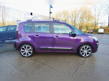Used Citroen C3 Picasso 2017 for sale - 76783950: Photo