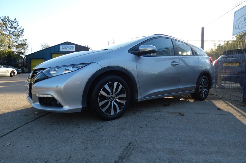 Used Honda Civic 2014 for sale - 76642805: Photo 3