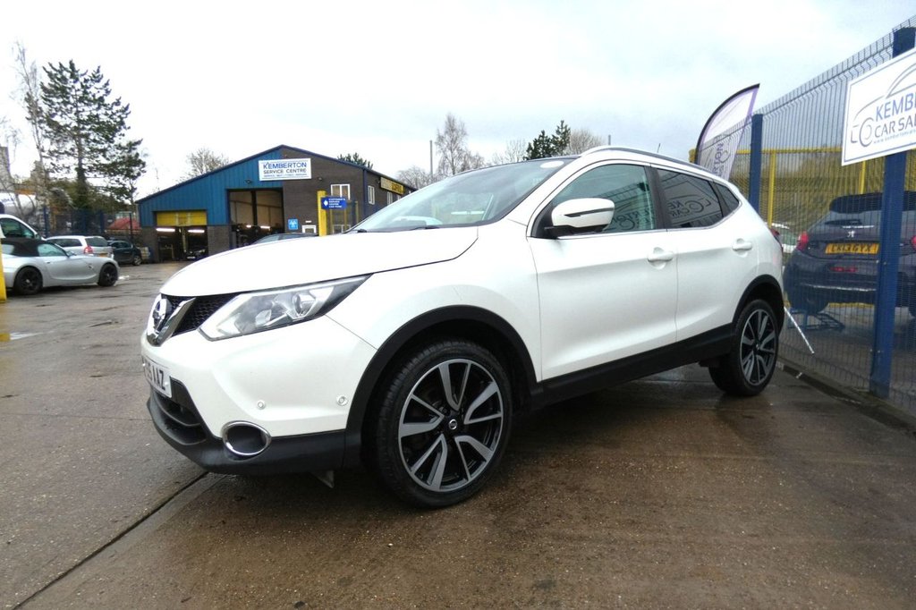 Used Nissan Qashqai 2015 for sale - 77101041: Photo 3