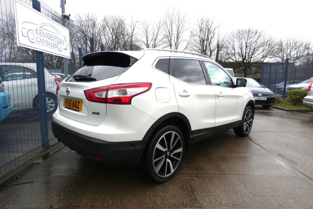 Used Nissan Qashqai 2015 for sale - 77101041: Photo 5