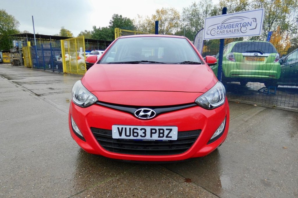 Used Hyundai i20 2013 for sale - 76406956: Photo 2