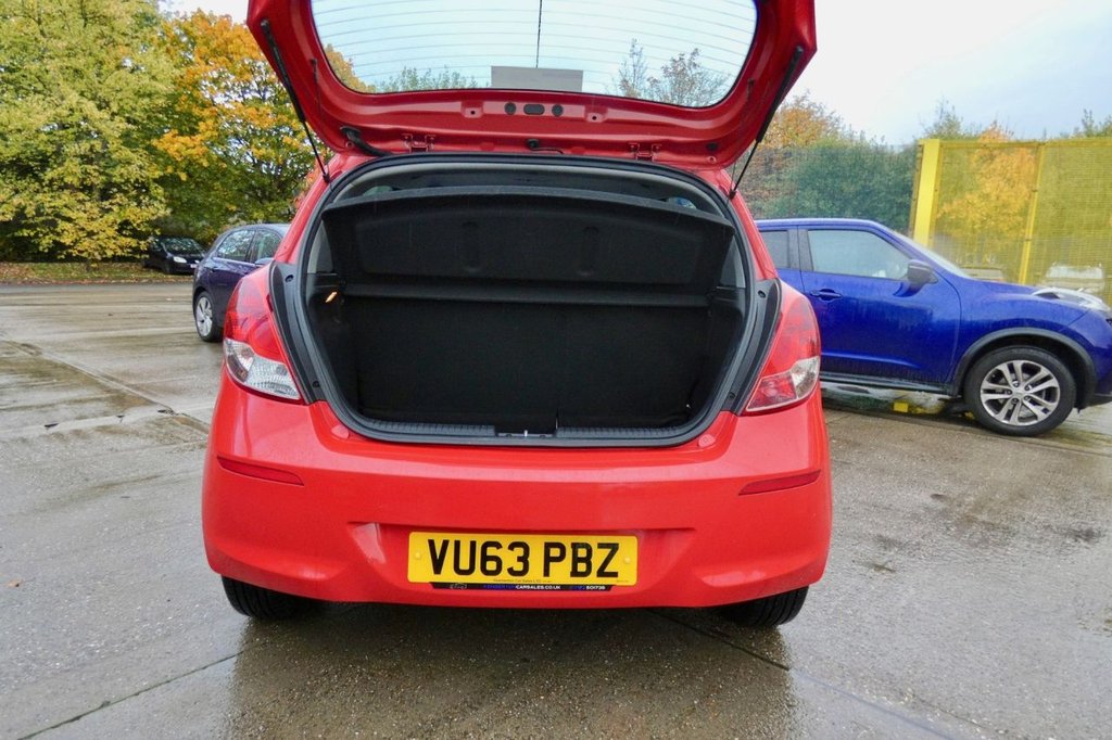 Used Hyundai i20 2013 for sale - 76406956: Photo 8