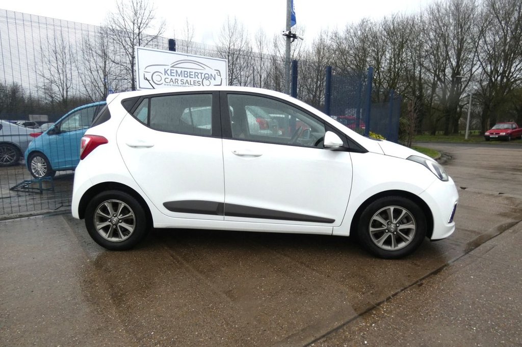 Used Hyundai i10 2014 for sale - 77534835: Photo 4