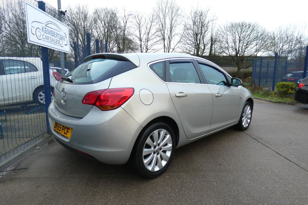 Used Vauxhall Astra 2010 for sale - 77121998: Photo 5