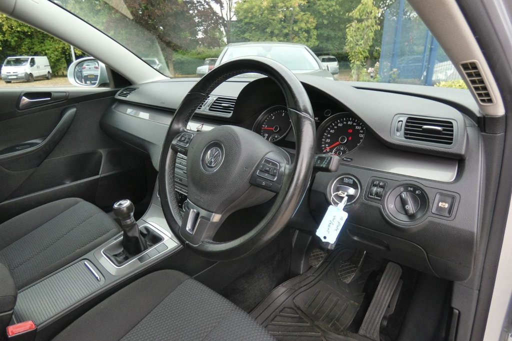 Used Volkswagen Passat 2010 for sale - 76642098: Photo 11