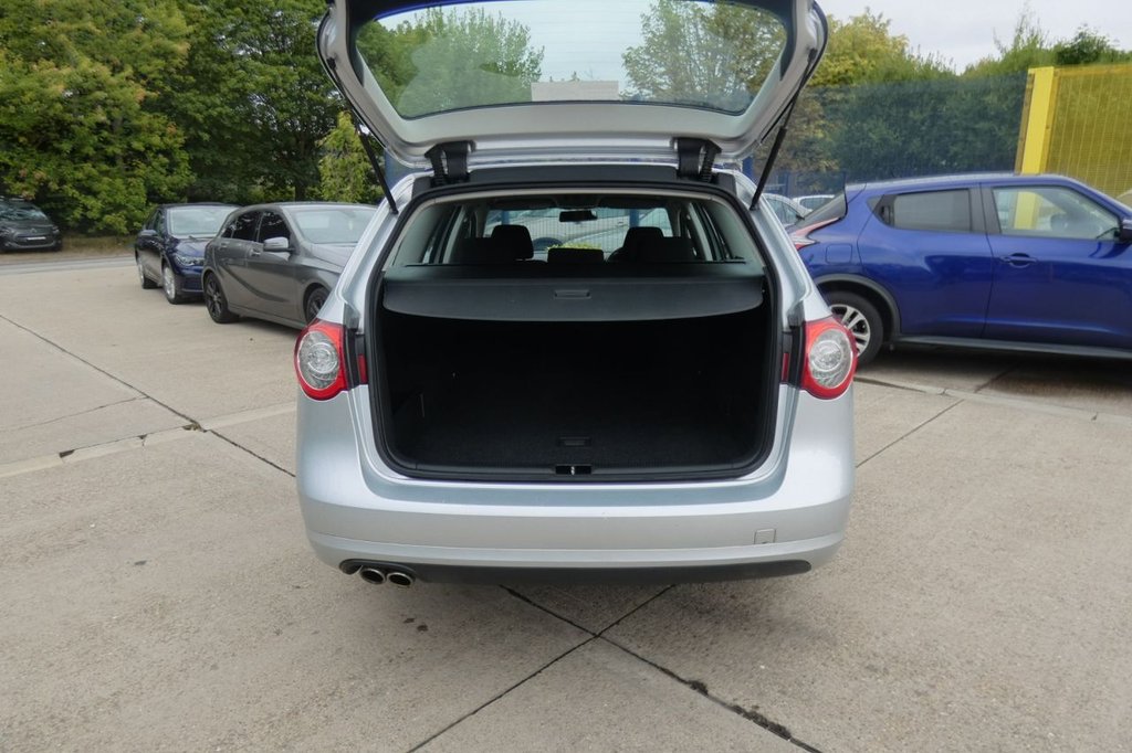 Used Volkswagen Passat 2010 for sale - 76642098: Photo 8