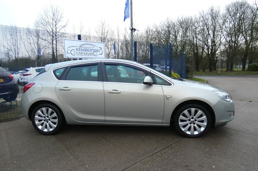 Used Vauxhall Astra 2010 for sale - 77355950: Photo 4