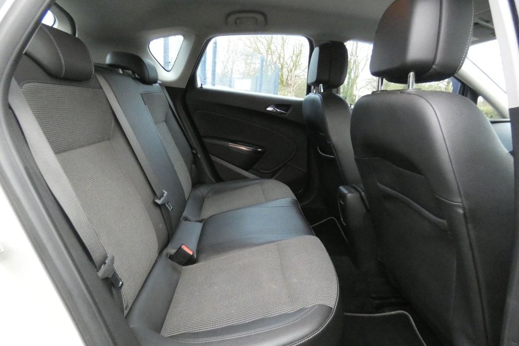 Used Vauxhall Astra 2010 for sale - 77355950: Photo 9