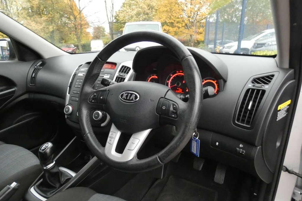 Used Kia Ceed 2011 for sale - 76582355: Photo 11