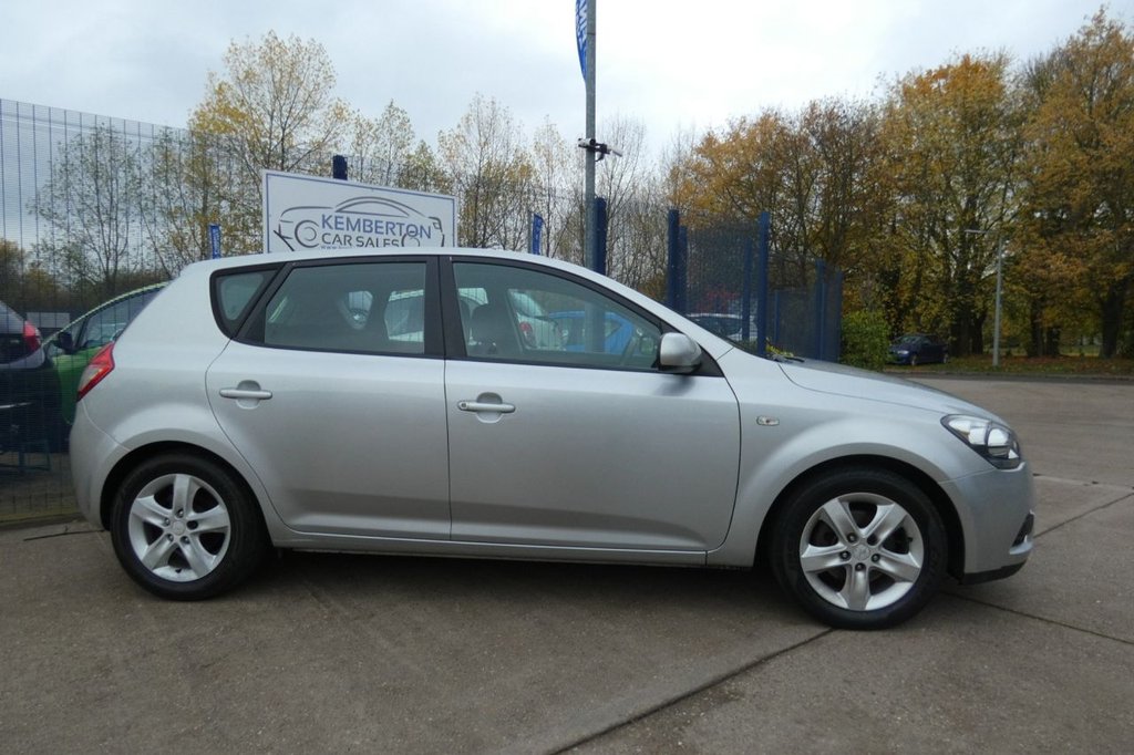 Used Kia Ceed 2011 for sale - 76582355: Photo 4