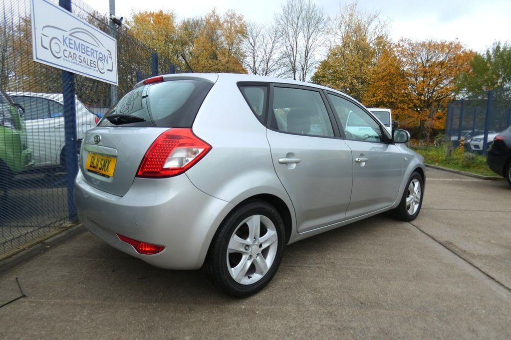 Used Kia Ceed 2011 for sale - 76582355: Photo 5