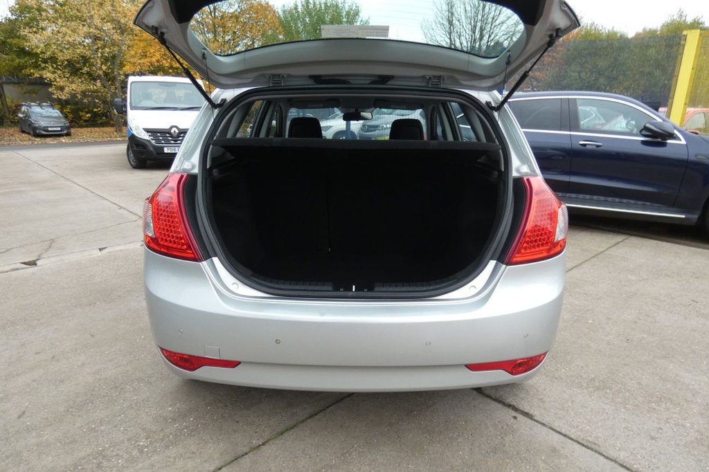 Used Kia Ceed 2011 for sale - 76582355: Photo 8