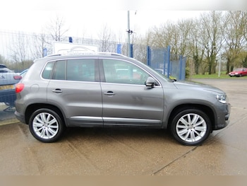 Used Volkswagen Tiguan 2016 for sale - 77821100: Photo