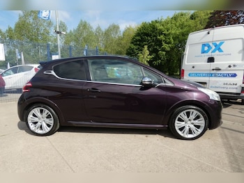 Used Peugeot 208 2013 for sale - 74581046: Photo