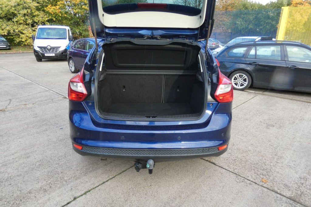 Used Ford Focus 2012 for sale - 76367698: Photo 8