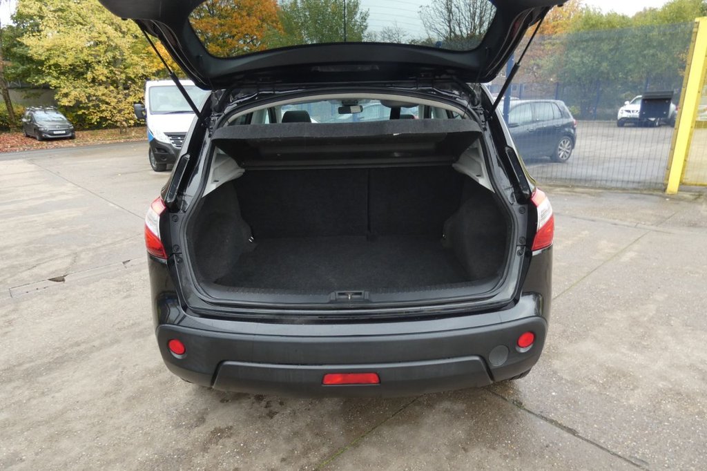 Used Nissan Qashqai 2011 for sale - 76445838: Photo 8