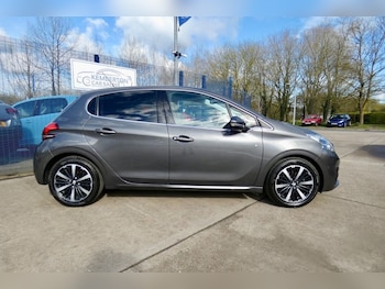 Used Peugeot 208 2019 for sale - 77967469: Photo