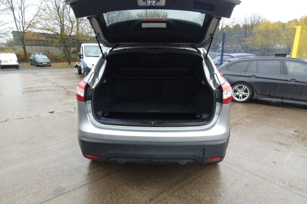 Used Nissan Qashqai 2016 for sale - 76724531: Photo 8