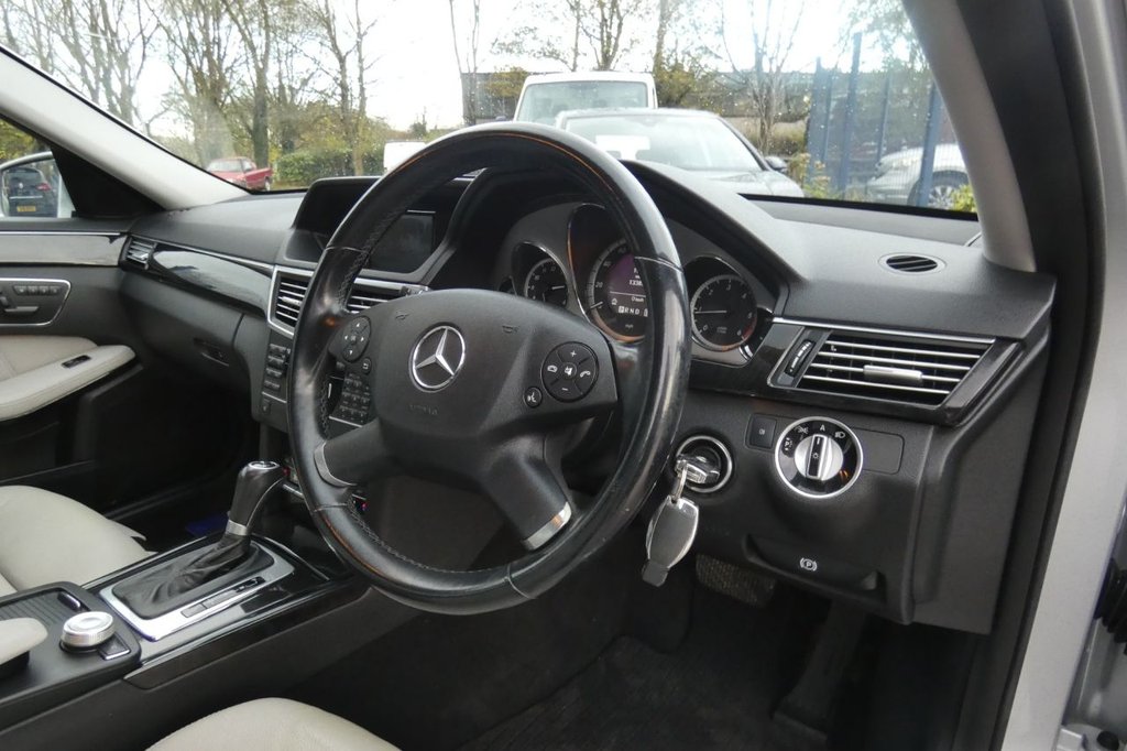 Used Mercedes-Benz E Class 2010 for sale - 76686666: Photo 11