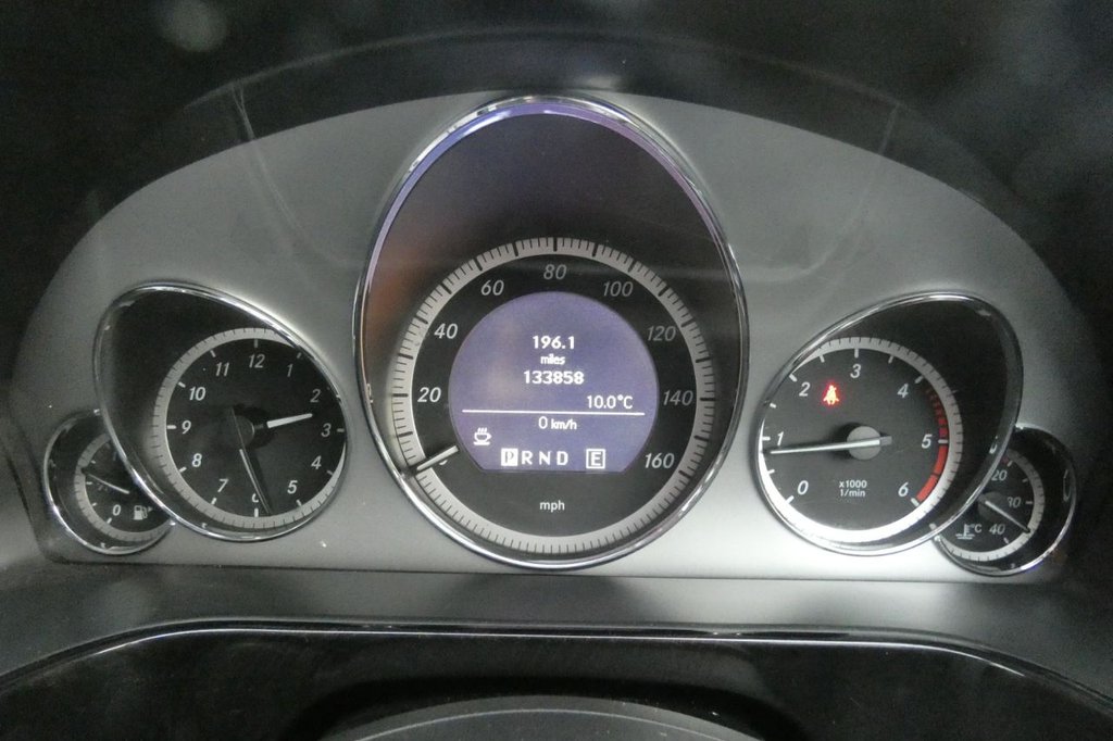 Used Mercedes-Benz E Class 2010 for sale - 76686666: Photo 12