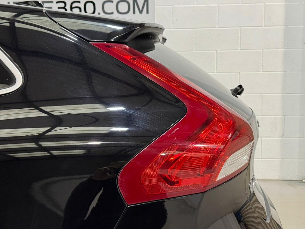 Used Volvo V40 2019 for sale - 77507131: Photo 35