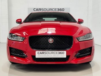 Used Jaguar XE 2018 for sale - 79182793: Photo