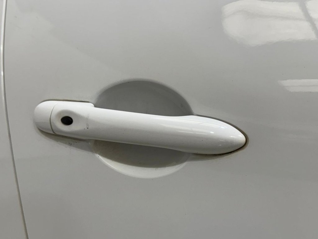 Used Renault Clio 2015 for sale - 77941670: Photo 23