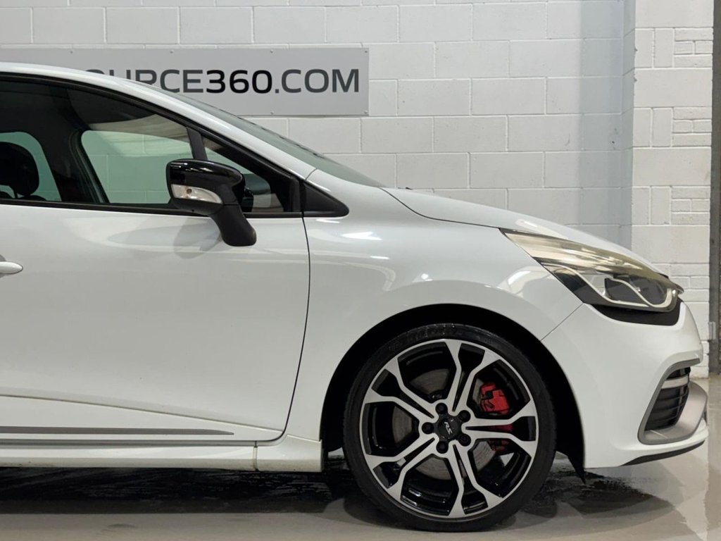 Used Renault Clio 2015 for sale - 77941670: Photo 29