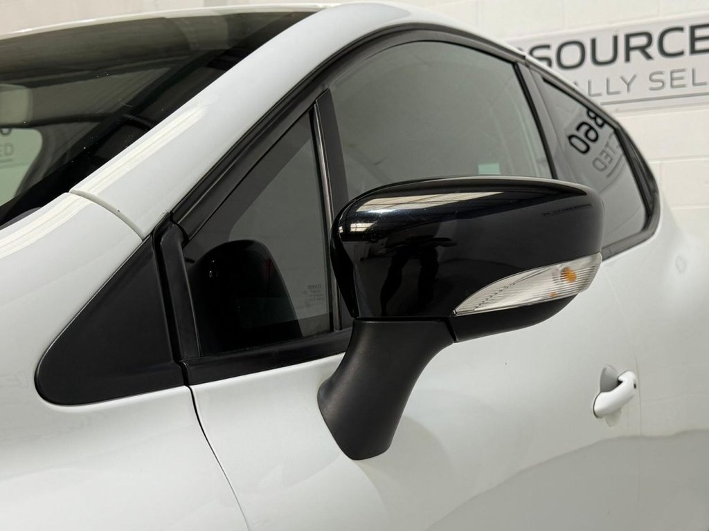 Used Renault Clio 2015 for sale - 77941670: Photo 8