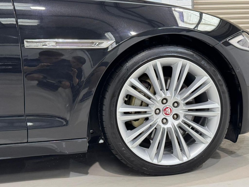 Used Jaguar XJ 2017 for sale - 77792044: Photo 21