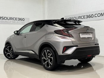 Used Toyota C-HR 2017 for sale - 78930421: Photo